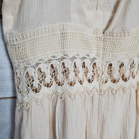 Lulus Dress Womens Size Small Cream Lace Puff Sleeve Ruffle Mini Short Woven - Picture 8 of 13